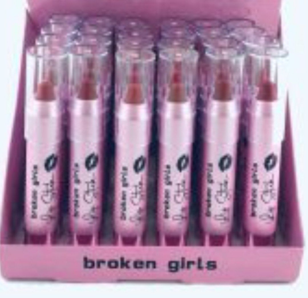 رژ لب جامد پیچی broken girl